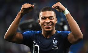 Mbappé est encore loin de Messi